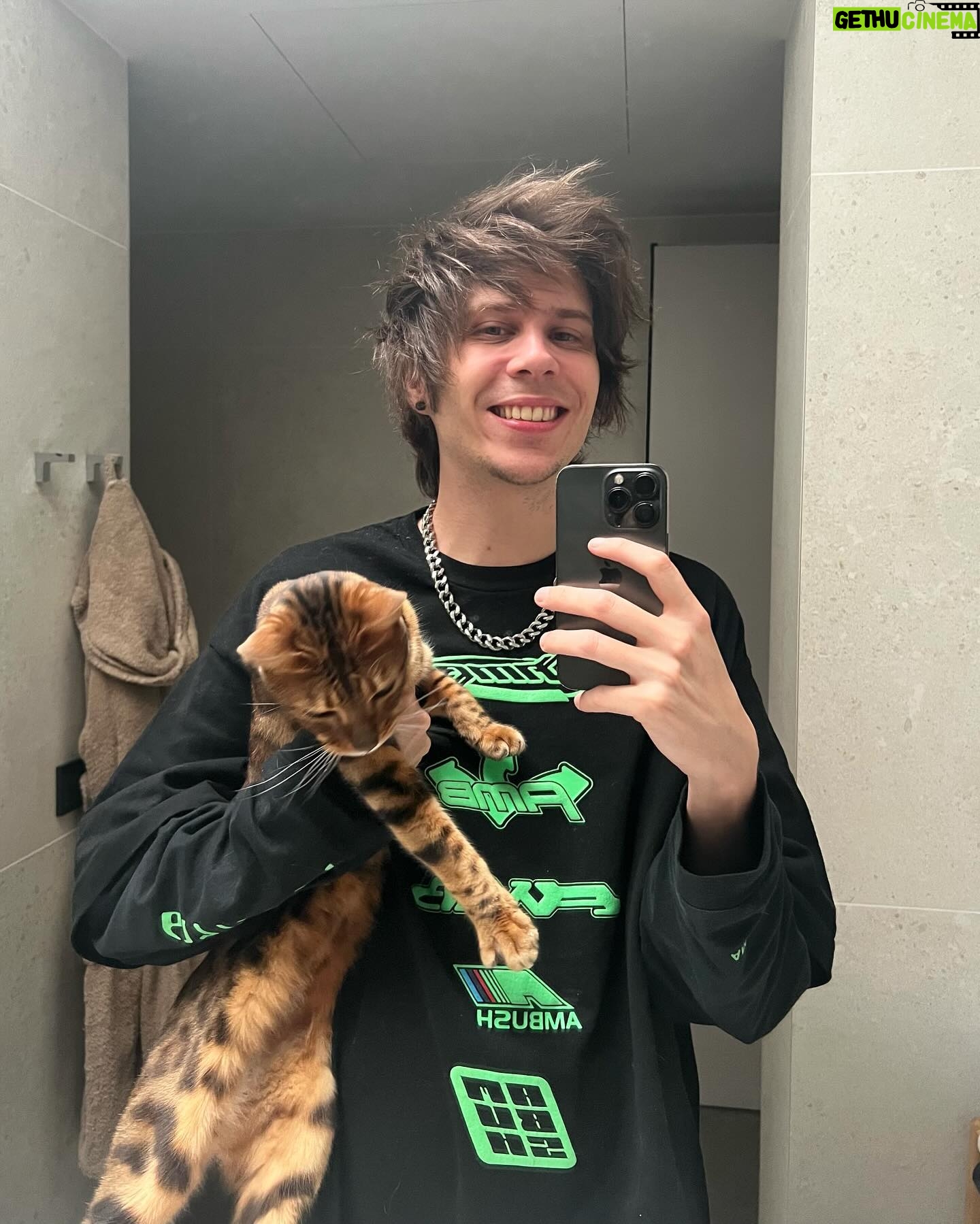 Rubén Doblas Gundersen Instagram - gatillo
