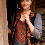 Rubina Dilaik Instagram - “Old School Romantic “ - thats me