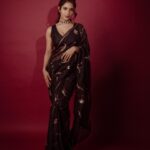Ruhani Sharma Instagram - 🍩 . . . . 📸 @puchi.photography MUA @makeuphairbyrahul Saree @raw_mango Jewellery @the_jewel_gallery Styling @manogna_gollapudi Assisted by @sai_mad_max1