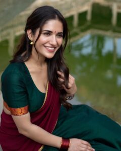 Ruhani Sharma Instagram - Mee Telugu Ammayi 🦋 . . . . . 📸 @pranil_chintewar Mua @makeuphairbyrahul Stylist @anushapunjala Saree @kushalethnix Assisted by @sai_mad_max1