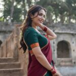 Ruhani Sharma Instagram - Mee Telugu Ammayi 🦋 . . . . . 📸 @pranil_chintewar Mua @makeuphairbyrahul Stylist @anushapunjala Saree @kushalethnix Assisted by @sai_mad_max1