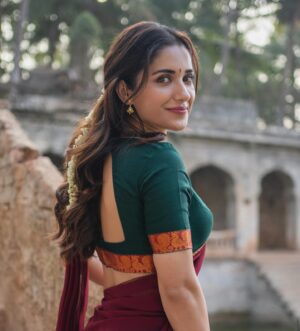 Ruhani Sharma Instagram - Happy ugadi / gudi padwa / navratri my lovessss ♥️♥️♥️
.
.
.
.
.
.
.
📸 @pranil_chintewar 
Mua @makeuphairbyrahul 
Wearing @kushalethnix 
styled by @anushapunjala 
Assisted by @sai_mad_max1