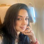 Rupali Ganguly Instagram – Selfie time 🤳🌞

#rupaliganguly #flight #travel #selfie #jaimatadi #jaimahakaal 
@navgauriboutique @deepika_lonkar_23