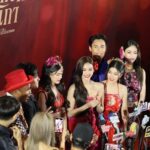 Rusameekae Fagerlund Instagram - “ขอบพระคุณ…พี่ๆนักข่าว…แขกทุกคน….เพื่อนๆ….กองทัพอิงๆ….กองทัพมีนา….ขอบพระคุณทุกคนมากกกกก….สำหรับเสียงกรีส…ที่แขเดินออกมา…แล้วคนไม่กรีสเพราะงงๆ….ใครอะ….พอบอกกรีสกูสิปุ๊ป…..ทุกคน….พี่แขๆๆๆๆ……แหม….กรีสทั้งทางเลย….55555….รักนะครับ…❤️“ #บางกอกคณิกาmeetandซี้ด #วิถีคิงคอง