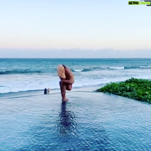 Russell Simmons - 4.3K Likes - Flexibility in the spine is said to be the key to remaining youthful and activating spiritual growth so my 100 plus year old ass is always lengthening the spine 😂#chinesemedicine #yogananda #qigong ❤️
