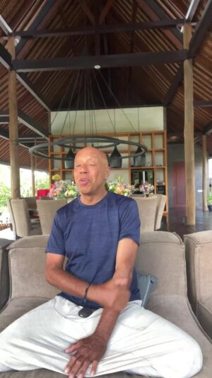 Russell Simmons Instagram - YESTERDAY was oct 4 in Bali i received so many flowers  so many .//from so many unlikely places and it made me reflect.. You are blessed if some of the flowers you receive are from people  whose lives u have actually affected in a positive way  you are blessed to be a good servant off the divine  we are here to serve  Give w/out expectation 
dont worry  you will be rewarded with happiness and even worldly returns  keep giving GOOD GIVERS ARE GREAT GETTERS ❤️