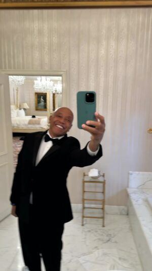 Russell Simmons Instagram - So happy to share this evening with these life long friends.. reminds me of an important  fact about my life.. i have made /earned friendships from all over  the world ...if i die tomorrow many people from all over :. will see-my daughters and say "i loved your father " ❤️ that is a piece of my EARNED legacy.. loving people has been easy  to do  has been a privilege and a blessing ... NOTE to the bride and groom  thank you for including me ...to the groom i knew and loved your mother and father before u were born ...if u can love and take care of your family as they did  you will be amazing ❤️ all love ..TO THE LEGACY OF THE MALNIKS ❤️ last note ...jews get married like blacks ./.WITH SOUL ❤️ #maralagopalmbeach 🕺