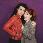 Ruth Connell Instagram - Went all out on photo ops this con - managed to get a @thecwwinchesters one!!!! Woot! Not to mention the rest….😉 Thank you @chrisschmelke for indulging me beyond ridiculousness and @creationent for the weekend’s LOVE 💚#spnatl #spnfamily
