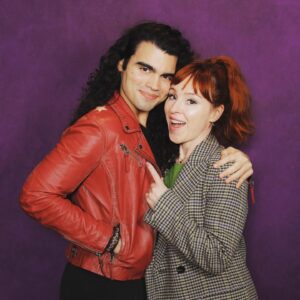 Ruth Connell Instagram - Went all out on photo ops this con - managed to get a @thecwwinchesters one!!!! Woot! Not to mention the rest….😉 Thank you @chrisschmelke for indulging me beyond ridiculousness and @creationent for the weekend’s LOVE 💚#spnatl #spnfamily