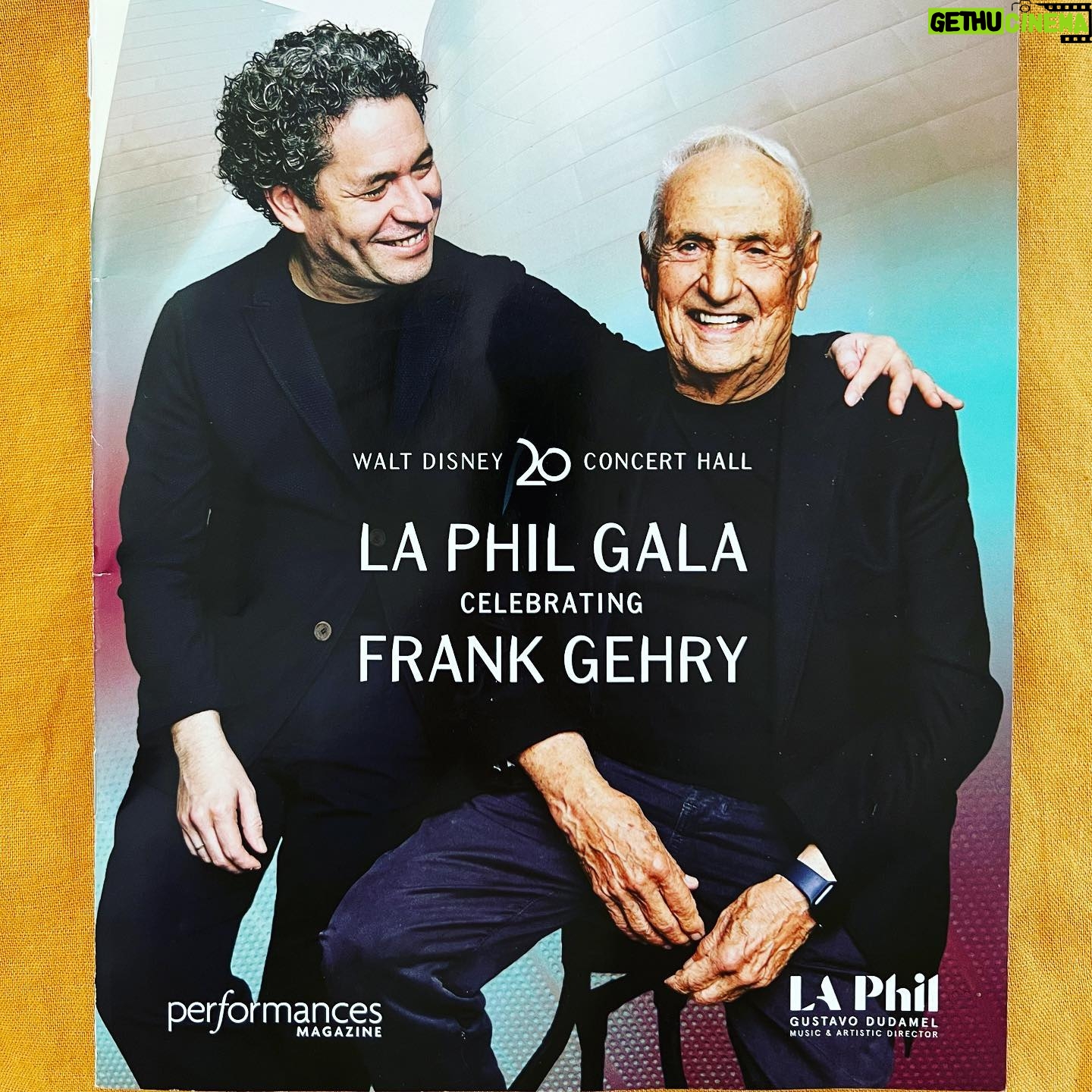Ruth Connell Instagram - This was so wonderful and unexpected! Fortunate to be there. Thank you @sydneysummerdouglas 🩷 @laphil @hermusicofficial @herbiehancock @waltdisneyconcerthall @tiffanylonsdale @frankgehry_official @gustavodudamel @genevalauren @lucindachildsofficial 🖤