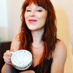 Ruth Connell Instagram – ✨ Try these absolutely divine, divining tea sets! Along with actual tea leafs to get going this month in time for Halloween with me 🎃 There will be a very witchy @bemoment.us class on the day itself too! link in my bio! @shopstands 🖤 @robenedict 📸