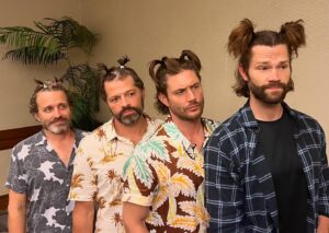 Ruth Connell Instagram - #BTS with these Turkeys 🦃 
Grateful for it all 🩷🩷🩷🩷