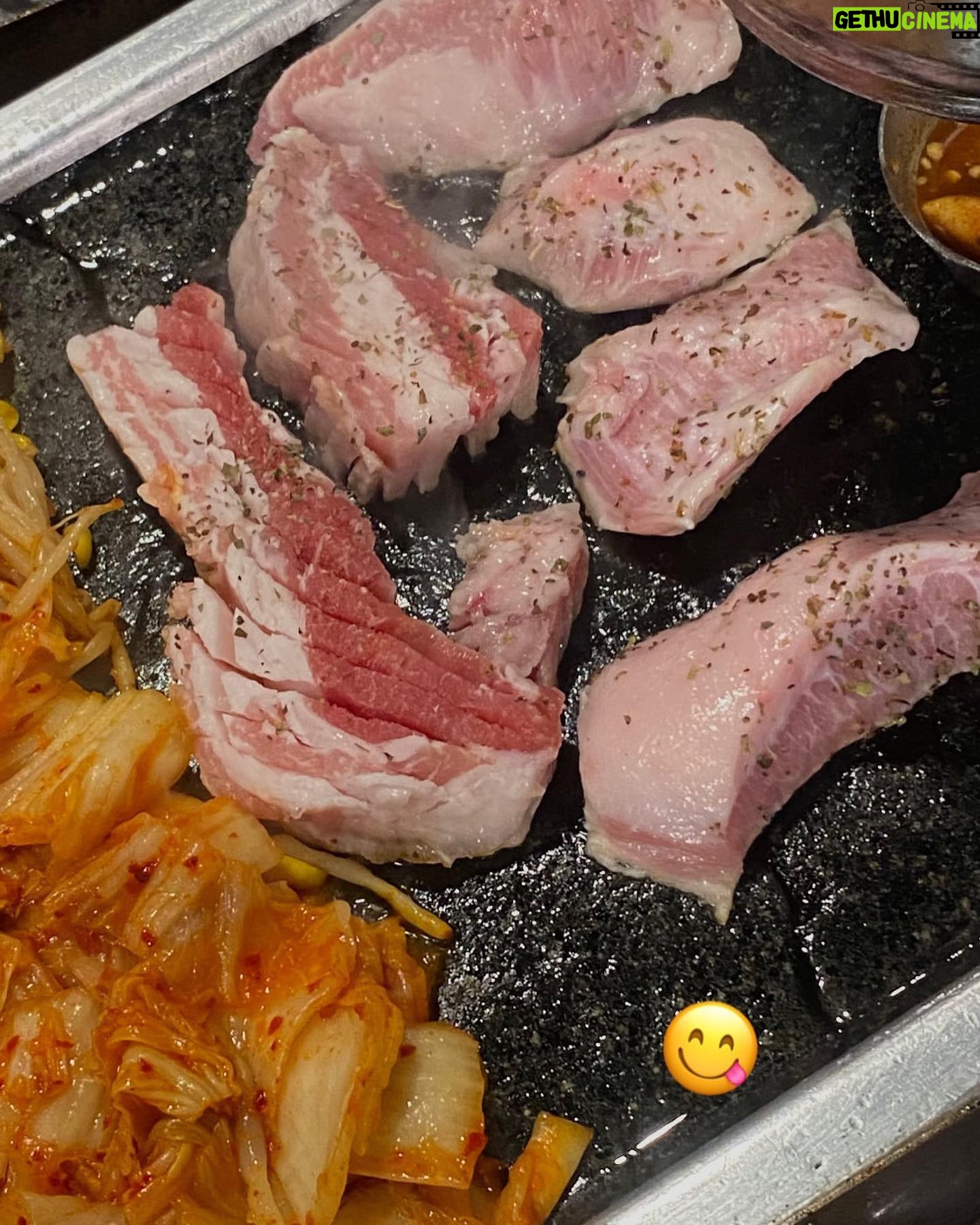 Rutricha Phapakithi Instagram - How I spent my Songkran day😋 🍽️🍰🥘🍝🍓🥩