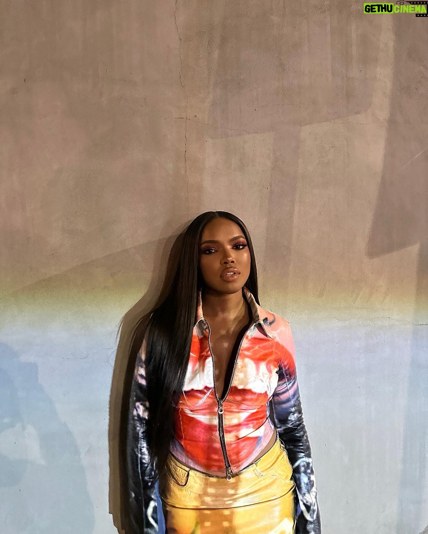 Ryan Destiny Instagram - Love you @diesel 💋