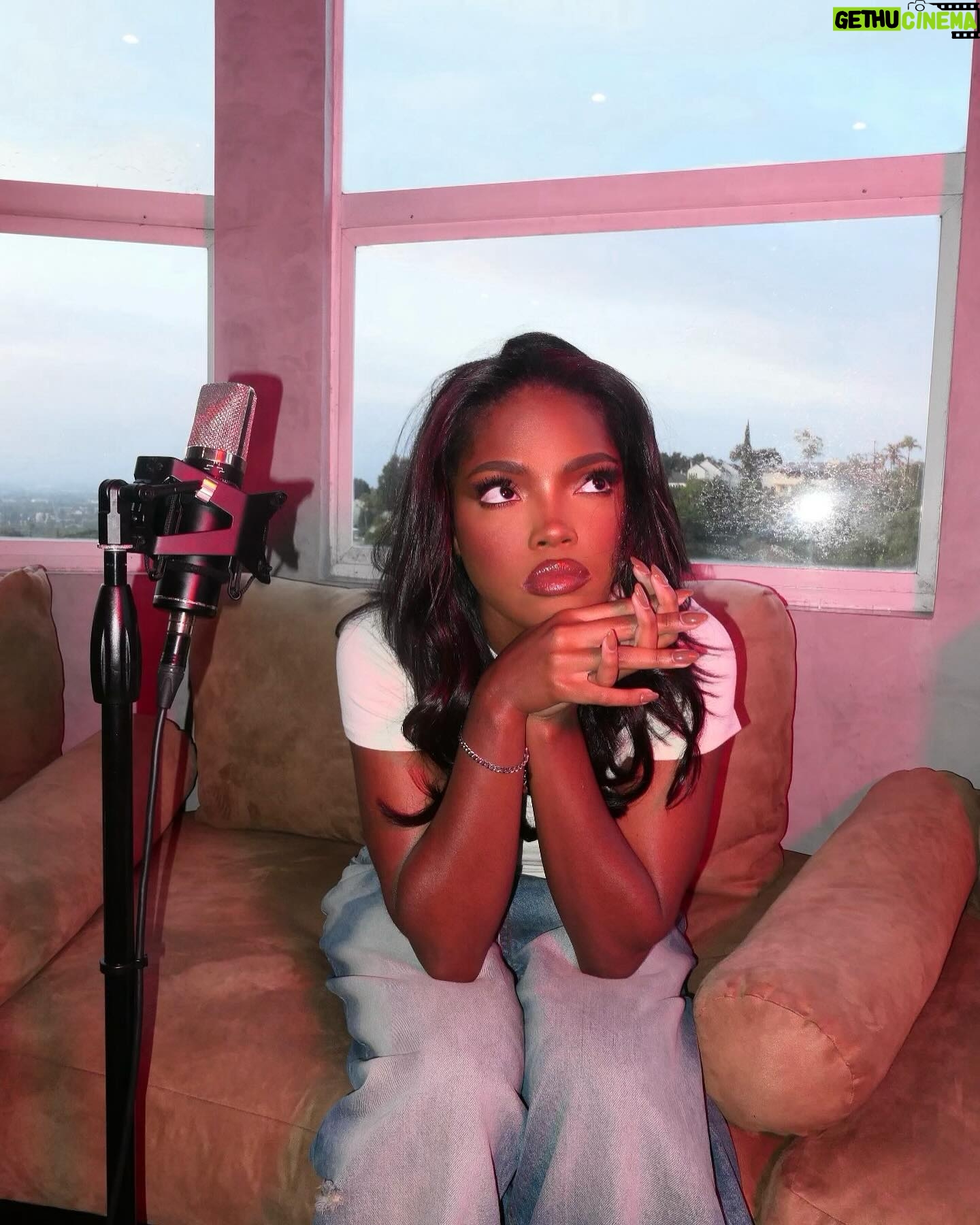 Ryan Destiny Instagram - *surprise* Doctor, My Eyes - available to stream & video on YouTube now. wanted to cover this beauty🥀 @khamari @bytrackside thank you for creating another masterpiece , yal are the best shot by: @kwlsey