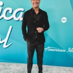 Ryan Seacrest Instagram – #IDOL is on! Vote your favorites into the Top 5️⃣ 

Blazer: Pauloni 
Shirt: @therow 
Pants: @celine 
Boots: @ysl