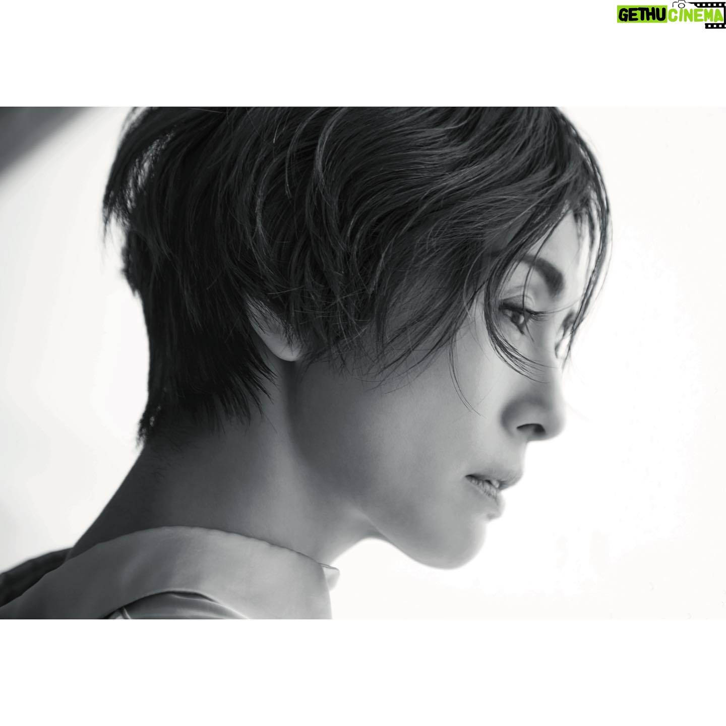 Ryoko Yonekura Instagram - 昨日発売の『週刊文春』12月15日号の 「原色美女図鑑」でお世話になりました! 私が生まれて初めて 自分でロケハンして撮りたいと思った場所で、 さらに大切な仲間たちと撮影出来たのも 北海道を愛する方々のおかげです! 関わってくれたみんなにありがとうの一日でした! Thank you to all involved in yesterday's December 15th issue of "Shukan Bunshun" (Weekly Bunshun)! For the first time in my life, I was able to scout and shoot on location together with my closest friends. It's all thanks to the people who love Hokkaido! It was a day to thank everyone involved! @shukan.bunshun_mag @t.minamoto @okuhara_seiichi @kozueonuma.eleven.stylist #モエレ沼公園 #ランファンキレーヴ