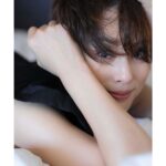 Ryoko Yonekura Instagram - 3月14日発売の『FLASH』さんにお世話になりました！ なんと5年半ぶりの表紙だそうです🫢 懐かしい思い出の話もさせていただき、写真も沢山撮っていただきました！ せっかくなのでアザーカットもどうぞっ ⁡ ⁡ Thank you FLASH – and its new issue is out on March 14! Five and a half years since they last had me on the cover 🫢 So nice to share good memories while taking many new photos! Just for you – the other cuts! ⁡ #flash #光文社