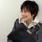 Ryoko Yonekura Instagram - 時代を問わず愛されているFENDIのアイコンバッグ「Peekaboo」の 新作カプセルコレクションが登場しました！ アイコニックなステッチとパイソンレザーのハンドルが素敵😘 Enjoy the new capsule collection of the timeless FENDI iconic bag, The Peekaboo! Embellished with hand stitching and python leather handle – ooh, irresistible😘 @fendi @mrkimjones @silviaventurinifendi @delfinadelettrez #fendi #FendiPeekaboo #fendiofficial