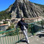 Ryu Hye-young Instagram - 시스테롱 & 몽에귀 🏞️🏡 #tvn #텐트밖은유럽