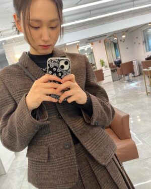 Ryu Hye-young Instagram - 🥳