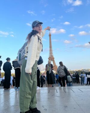 Ryu Hye-young Instagram - .
파리🗼🤎

텐트밖은유럽 남프랑스
사랑해주셔서 감사합니다 🙇🏻‍♀️

#tvn #텐트밖은유럽남프랑스