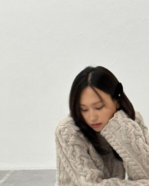 Ryu Hye-young Instagram - 🤎🩶