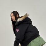 Ryu Hye-young Instagram - 이얍! 🌬️