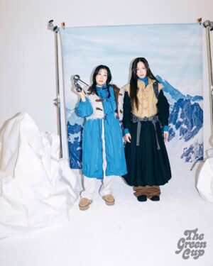 Ryu Hye-young Instagram - 👯‍♂️🦖🌲🥽🎒❄️

With @ramirani668
더그린컵 @thegreencup.official
