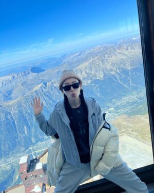 Ryu Hye-young Instagram - 에귀 디 미디🏔️

#tvn #텐트밖은유럽