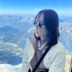 Ryu Hye-young Instagram - 에귀 디 미디🏔️ #tvn #텐트밖은유럽
