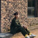 Ryu Jun-yeol Instagram - We draw a magic circle.