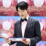 Ryu Jun-yeol Instagram - 1년 만에 다시 찾은 백상. 그 어느 때보다 영광스런 자리였습니다. 💫