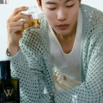 Ryu Jun-yeol Instagram - 금요일이니까😉