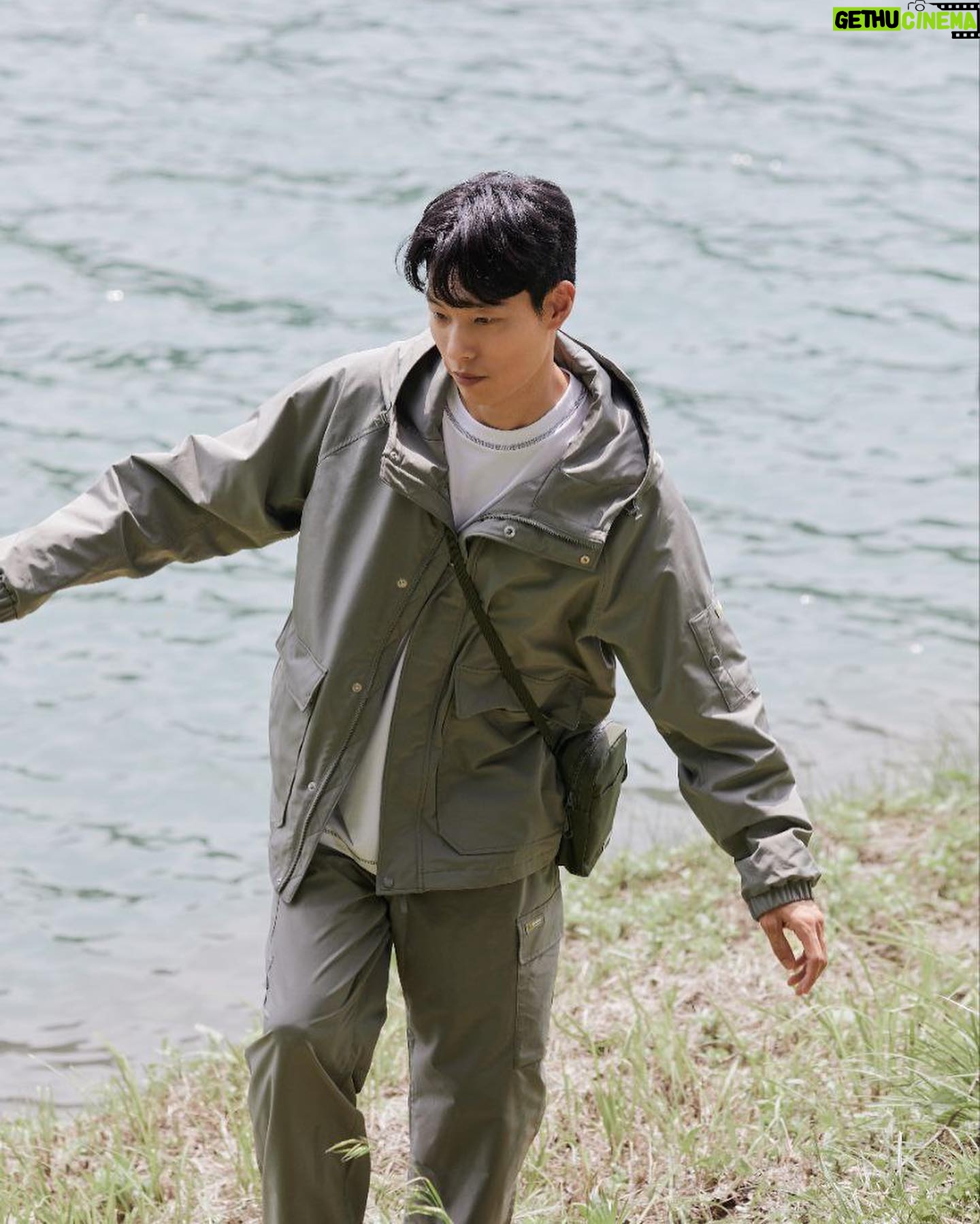 Ryu Jun-yeol Instagram - 아! 이제 가을! @polham_official