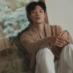 Ryu Jun-yeol Instagram - @poloralphlauren Photo @keemsinae Stylist @hye_young_style Hair @iljung_lee Make up @ansunghee7777 @esquire.korea