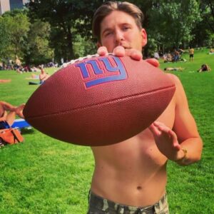 Sébastien Dubois Instagram - Supporting the @nygiants 🏈