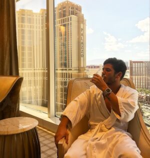 Sébastien Dubois Instagram - I stopped explaining myself when I realized people only understand from their level of perception 💫 #lasvegas #wynnhotel #lpdla5