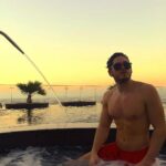 Sébastien Dubois Instagram - You don’t have to be perfect, to be amazing 🍹#dubai