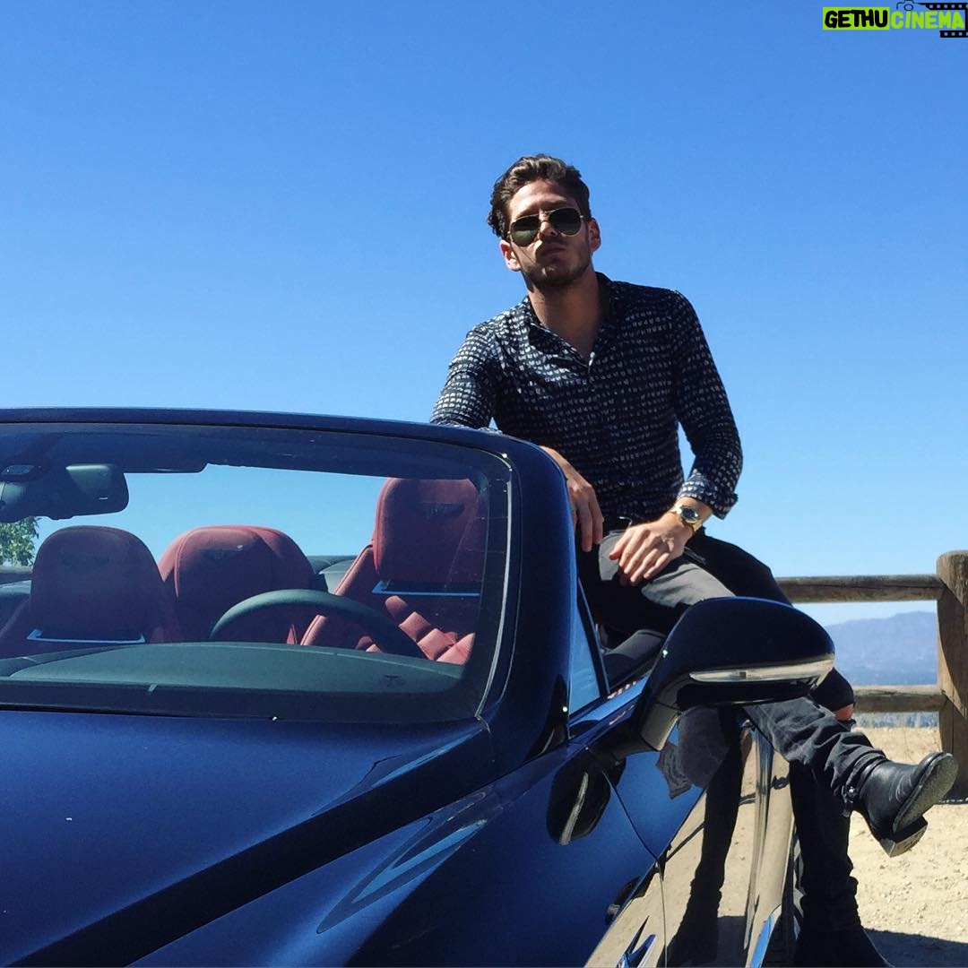Sébastien Dubois Instagram - Vintage style in the desert 🌵☀️ #nevada