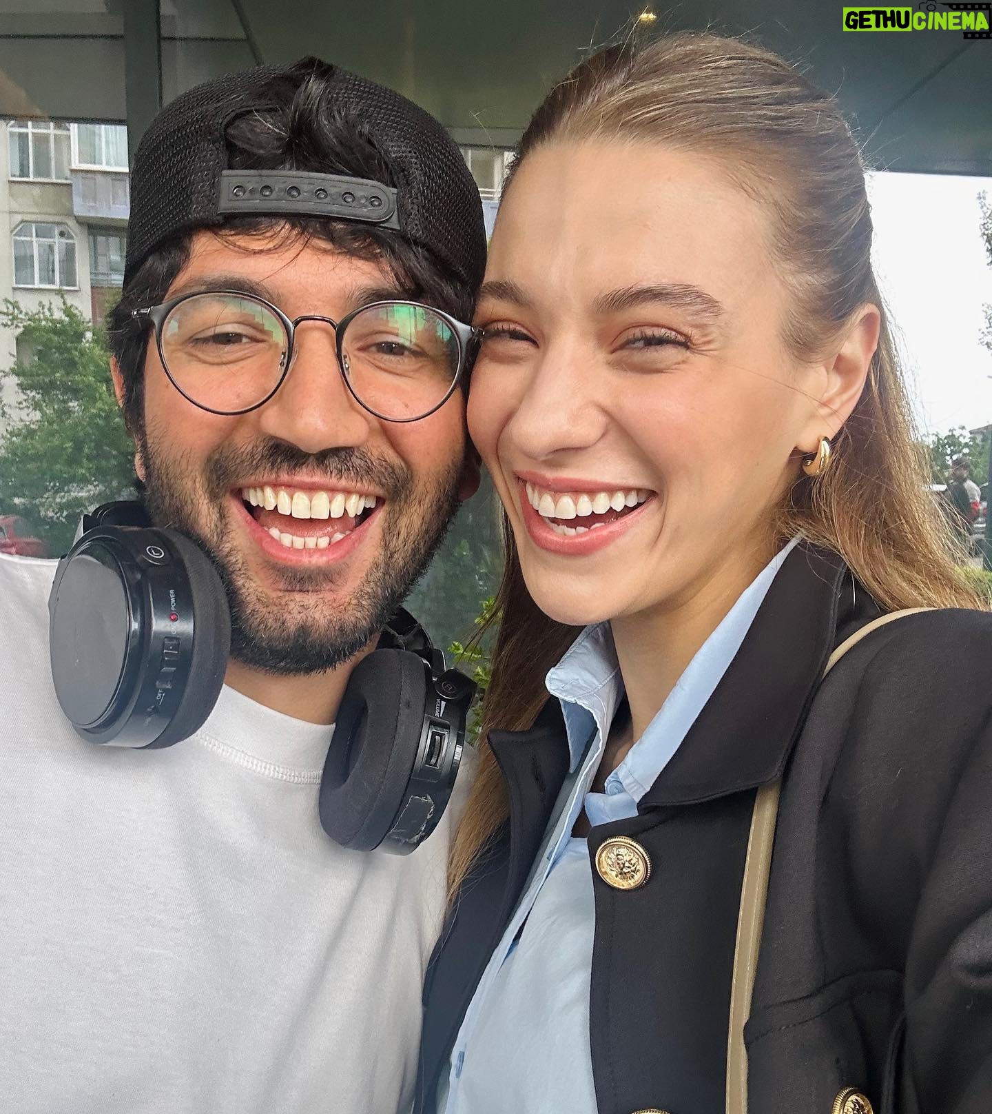 Sümeyye Aydoğan Instagram - Aydan’la Sümeyye arasında bir yerdeyim.. @gaddartvresmi bu akşam @nowtvturkiye de 👋🏼👋🏼👋🏼