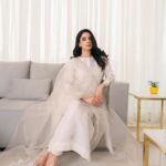 Saba Qamar Zaman Instagram - How’s your eid going everyone? ☺️🫣🎶 #meethieid🌙
