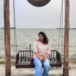 Sabnam Faria Instagram - A walk to remember… #dhakadiaries #dhakamawa #roadjourney #weekendvibes #esho #riverview