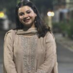 Sabnam Faria Instagram - ব্যক্তিগত আলোকচিত্র গ্রহণকারীর অভাবে রাত পর্যন্ত অপেক্ষা করতে হলো একটি ঈদের বিশেষ আলোকচিত্র সামাজিক যোগাযোগ মাধ্যমে দেয়ার জন্য! দোয়া করবেন পরের ঈদে যাতে ব্যক্তিগত একজন আলোকচিত্র গ্রহণকারীর ব্যবস্থা হয়ে যায় ! সবাইকে ঈদের শুভেচ্ছা … 📸: Sara