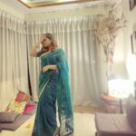 Sabnam Faria Instagram - Keep a green tree in your heart and perhaps the singing bird will come… 📸 Sarika & her beautiful home ! #jamdani #jamdanisarees
