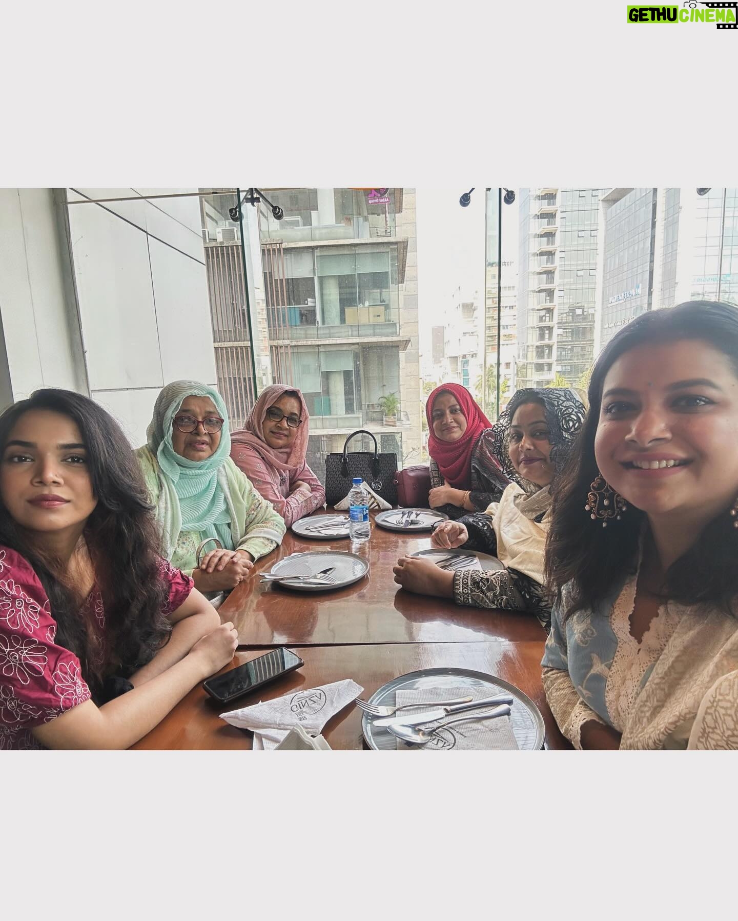 Sabnam Faria Instagram - Holiday family lunch out …
