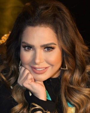 Sabrien Instagram - مع العرافة 🙈🙈ريا وسكينه 👍👍الجزءالاول 
@basma_wahba 
Makeup artist : @alaaeltonsy 
Hairstylist : @madohairdresser 
Photographer : @moe.soufyan_photography
#صابرين #بسمة_وهبة #العرافة