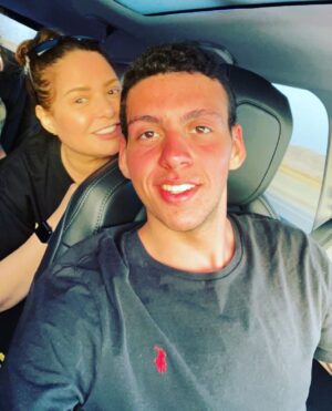 Sabrien Instagram - كل سنه وانت حبيبي❤️❤️❤️تميت ١٨ سنه وعقبال ال١٨٠ بس اوعدك لما تتم ال١٨٠ ان شاء الله تبقي تطلع رخصة السواقه 😜😜😜😜😜😜😜🤣🤣🤣🤣🤣ربنا يحميك ويجعل كل ايامك مشرقه مثل ابتسامتك ويحفظك وتحقق كل امنياتك ويرضي عليك رب العالمين ويراضيك 😘😘😘❤️❤️❤️❤️❤️ @alysadek1