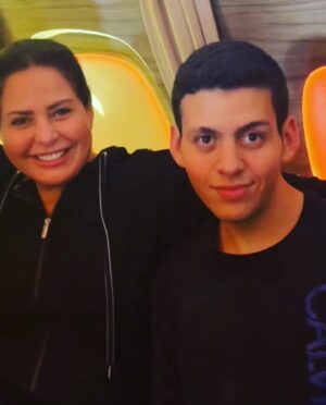 Sabrien Instagram - كل سنه وانت حبيبي❤️❤️❤️تميت ١٨ سنه وعقبال ال١٨٠ بس اوعدك لما تتم ال١٨٠ ان شاء الله تبقي تطلع رخصة السواقه 😜😜😜😜😜😜😜🤣🤣🤣🤣🤣ربنا يحميك ويجعل كل ايامك مشرقه مثل ابتسامتك ويحفظك وتحقق كل امنياتك ويرضي عليك رب العالمين ويراضيك 😘😘😘❤️❤️❤️❤️❤️ @alysadek1