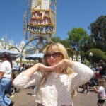 Sabrina Carpenter Instagram – come and get this pollen!